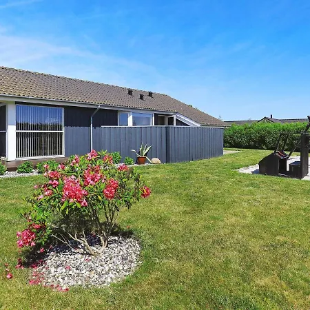 Three-bedroom In 4