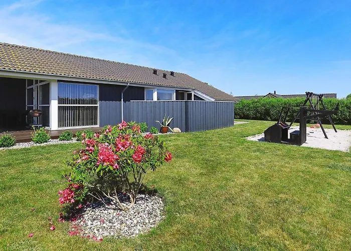 8 Person In Otterup-by Traum